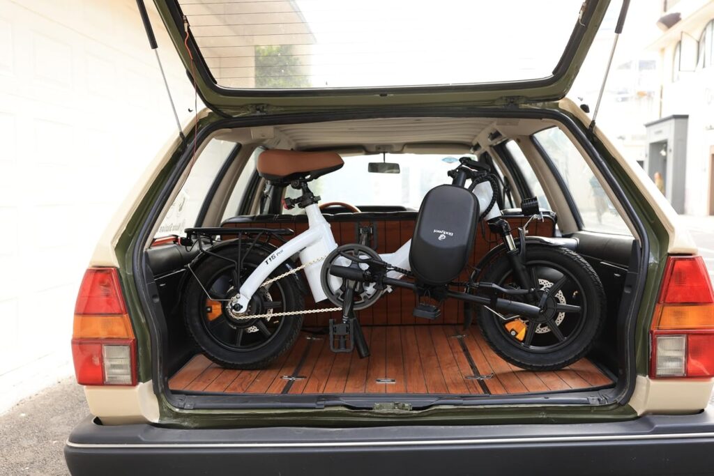 Bicicleta elétrica dobrável Bodywel T16PRO compacta e portátil.